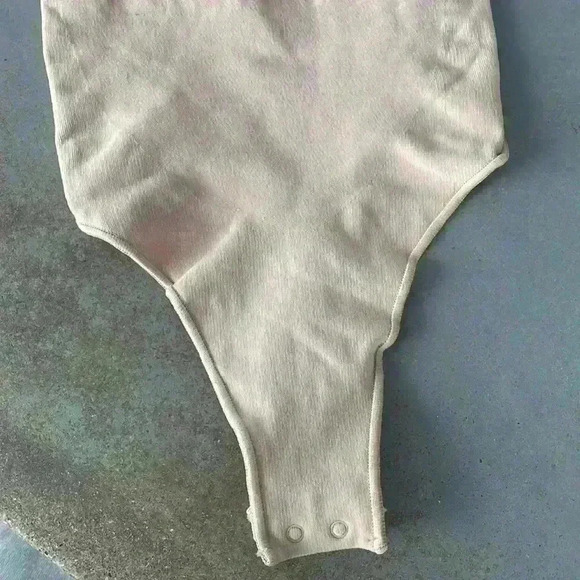 SKIMS Adjustable Straps Seamless Sculpt Compression Thong Bodysuit Set Size S-M - Picture 4 of 6